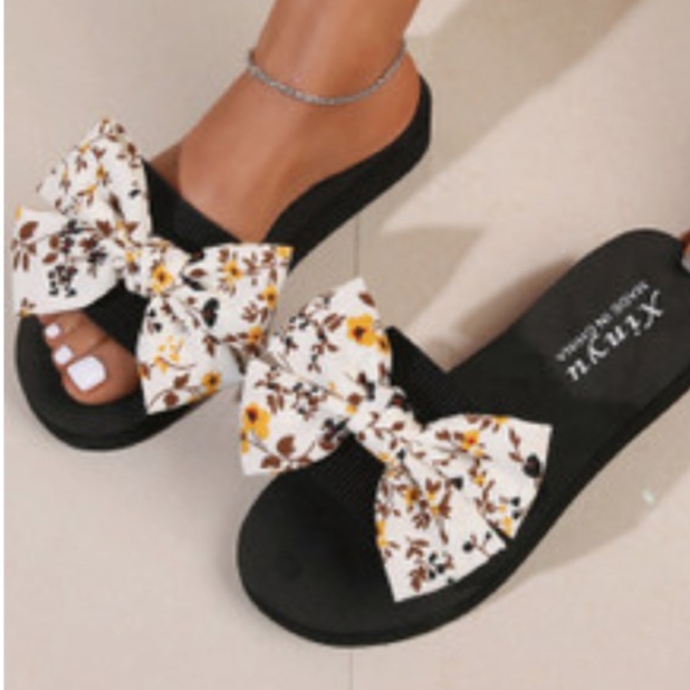 NEW| Floral Print Slide Sandal - Picture 1 of 4
